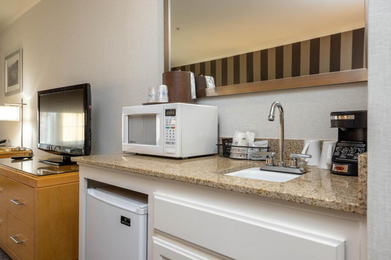 Best Western Plus Dixon Davis Exterior photo