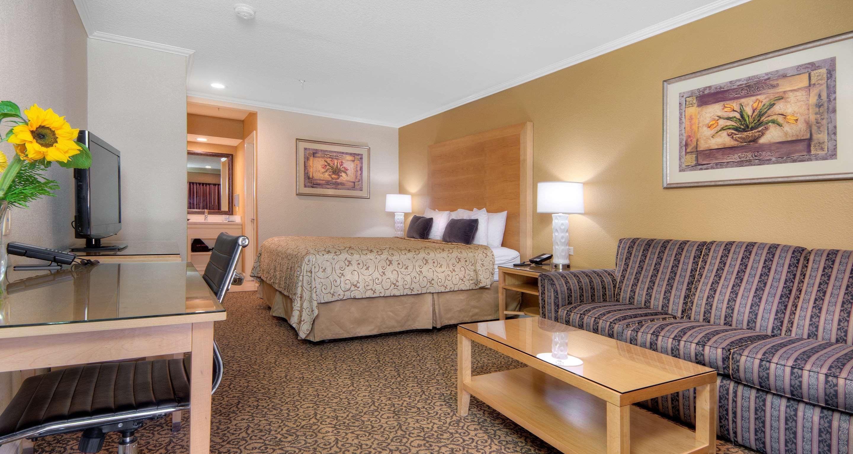 Best Western Plus Dixon Davis Exterior photo