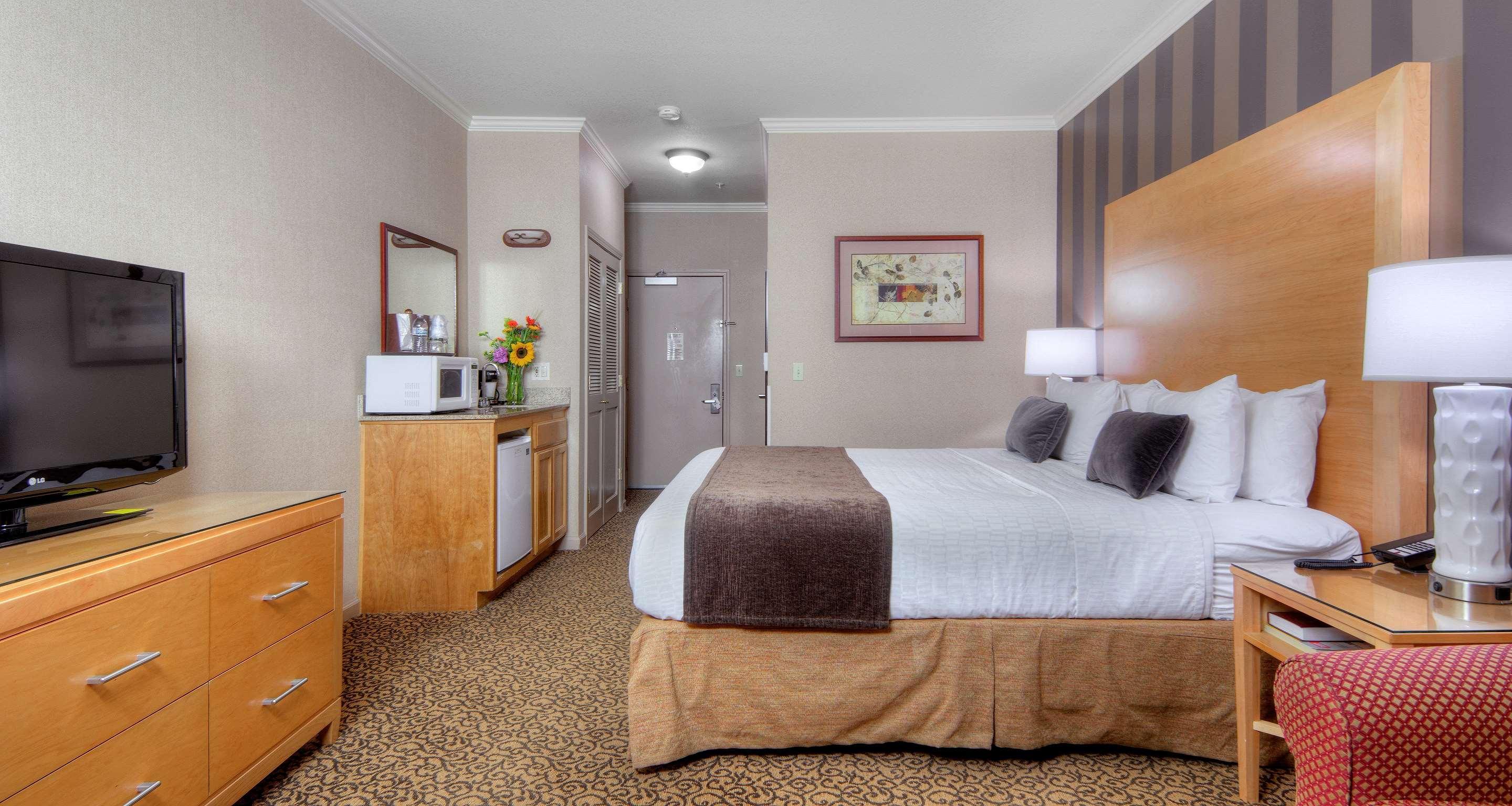 Best Western Plus Dixon Davis Exterior photo