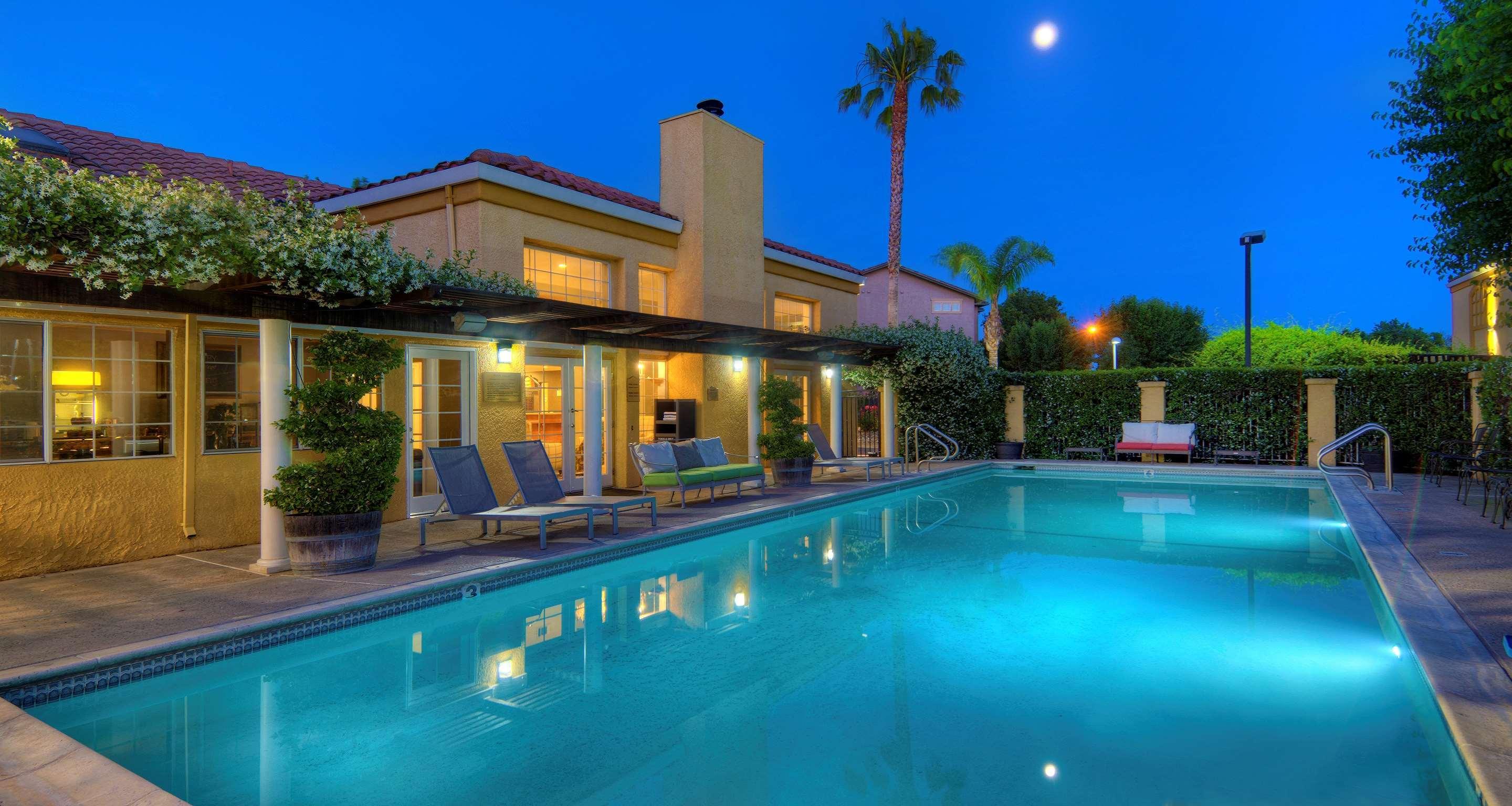 Best Western Plus Dixon Davis Exterior photo