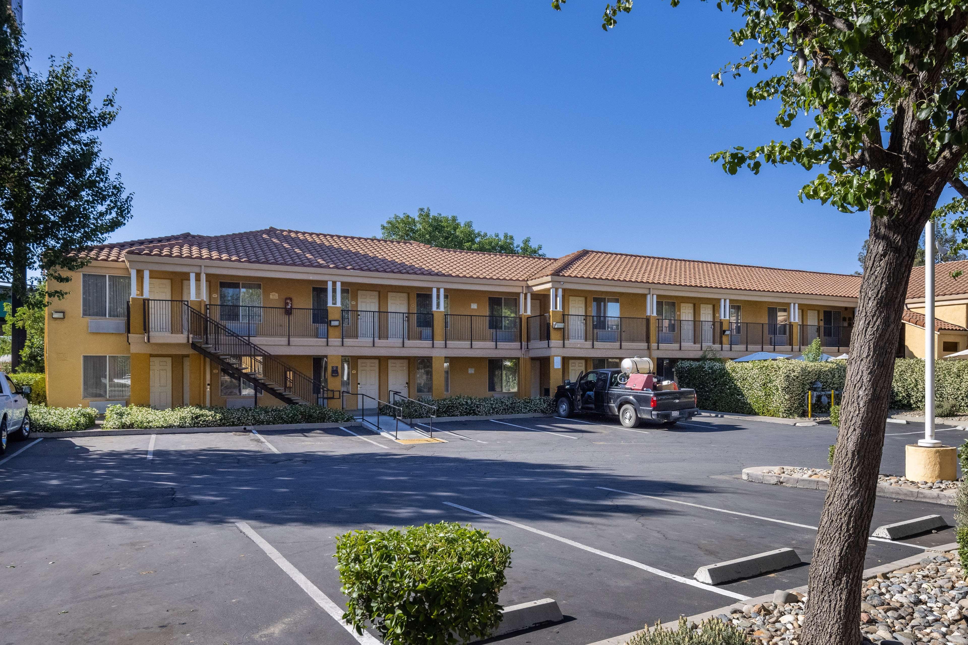 Best Western Plus Dixon Davis Exterior photo