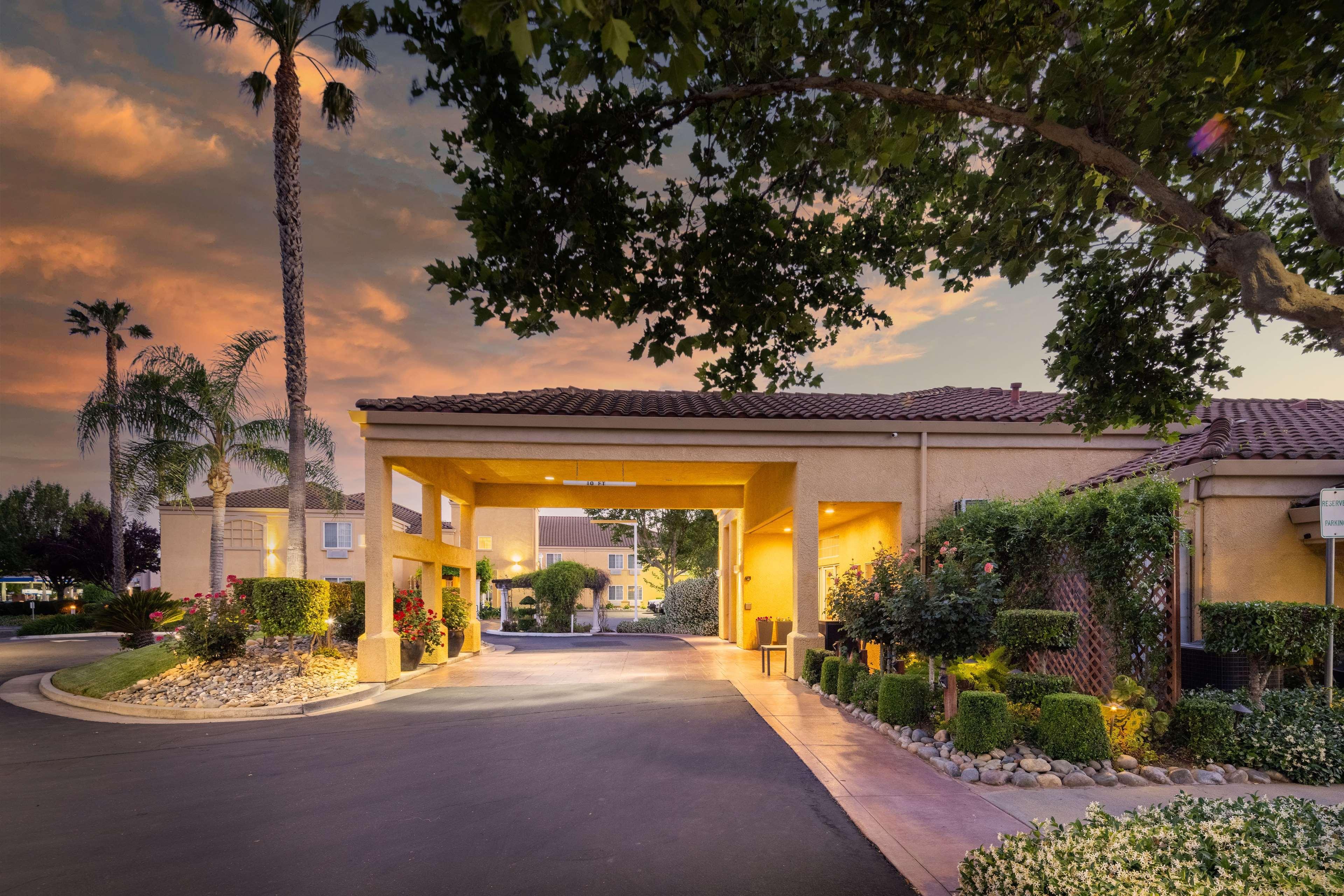 Best Western Plus Dixon Davis Exterior photo