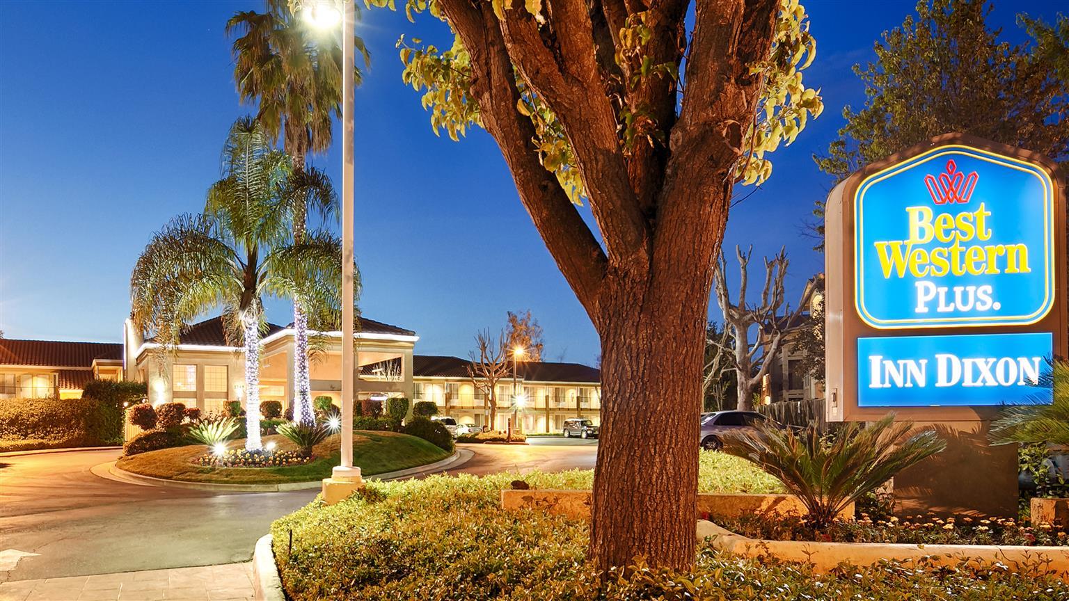 Best Western Plus Dixon Davis Exterior photo
